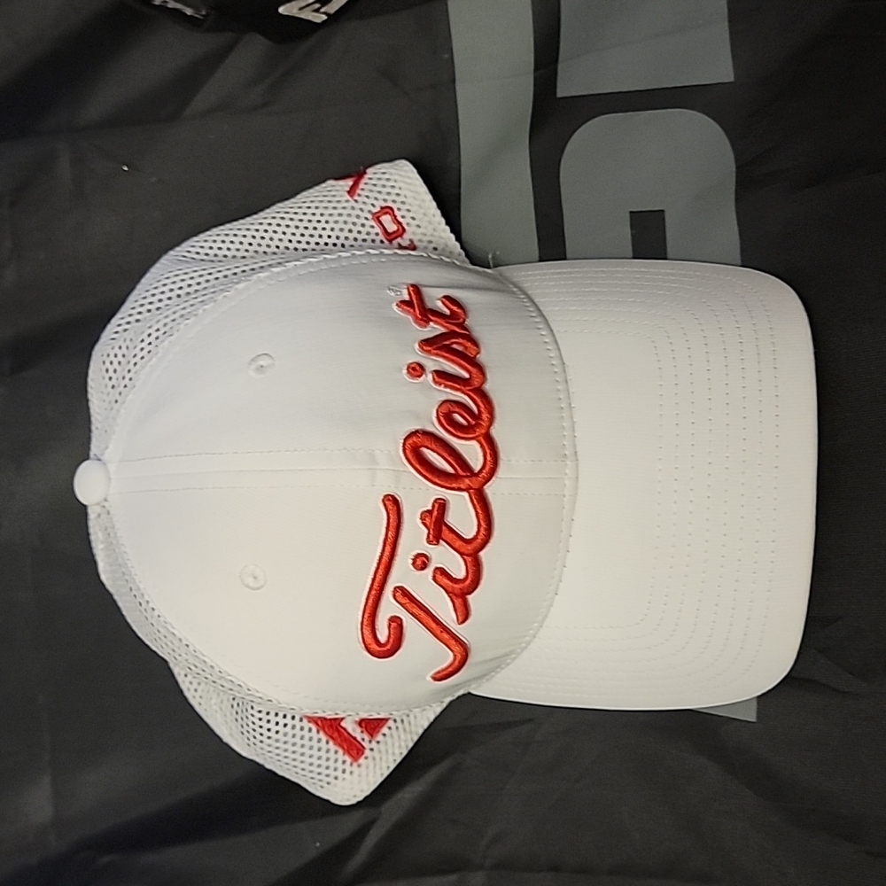 Mens Titleist snapback hat